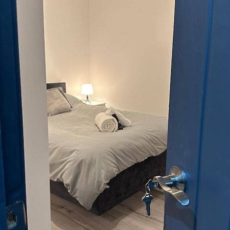 Modern 2 Bed Near Turf Moor Football Stadium, Parks, Canal And Lake Burnley Eksteriør bilde