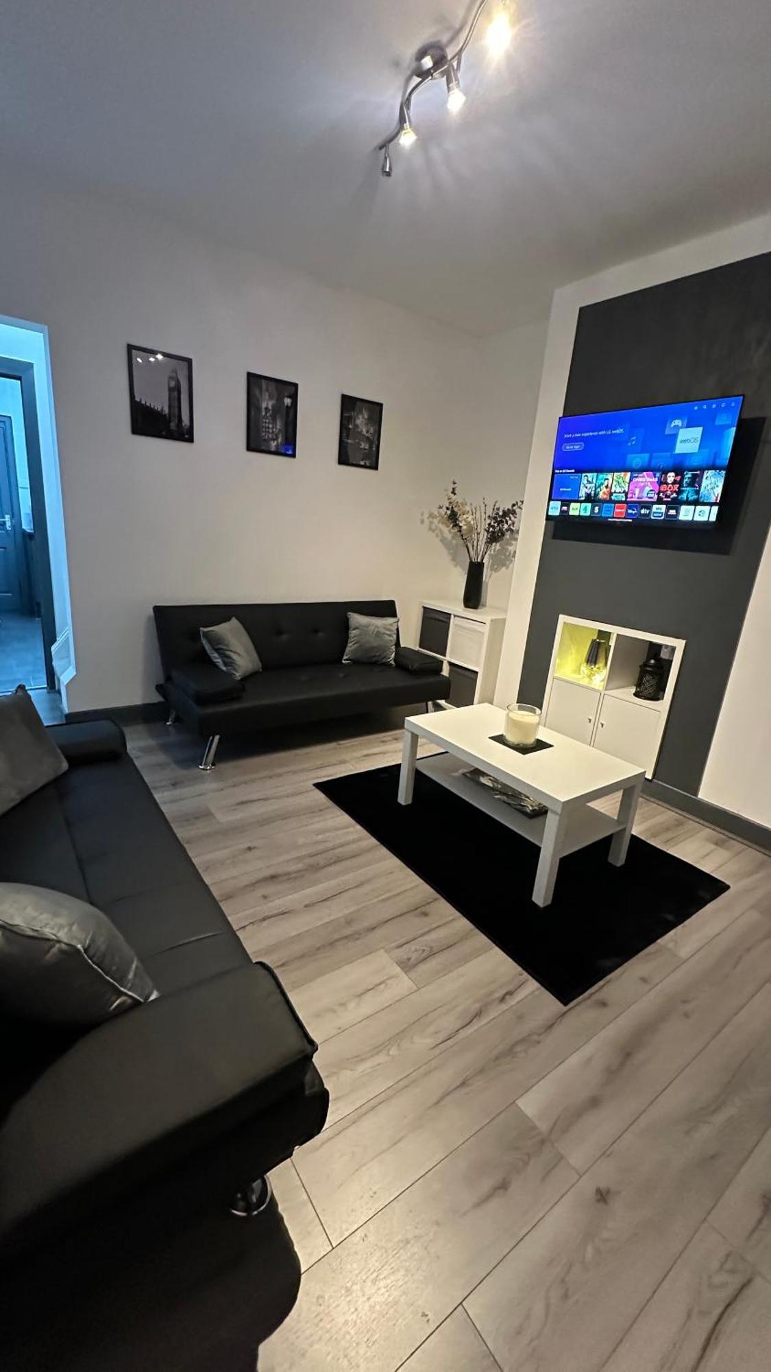 Modern 2 Bed Near Turf Moor Football Stadium, Parks, Canal And Lake Burnley Eksteriør bilde