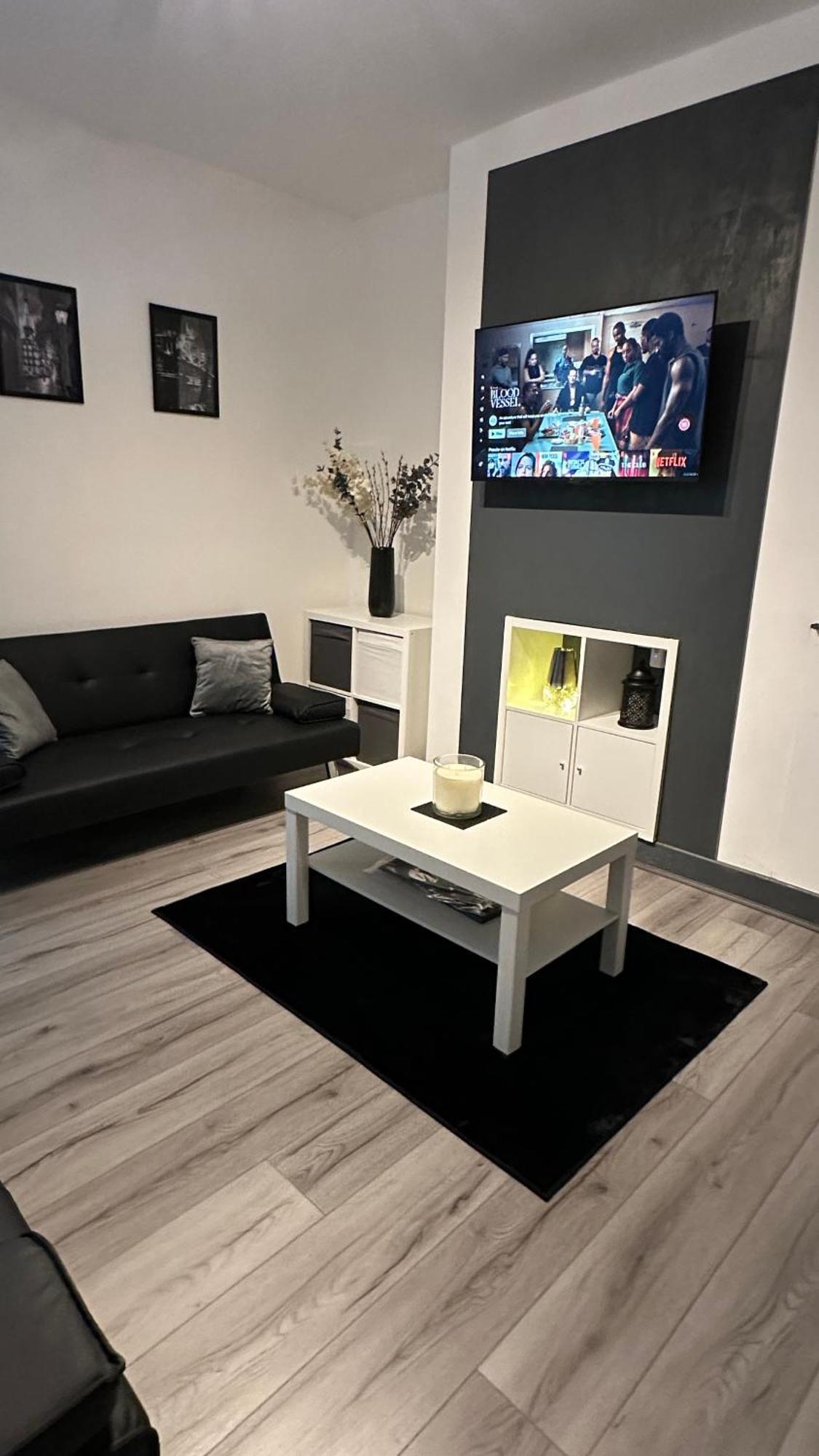 Modern 2 Bed Near Turf Moor Football Stadium, Parks, Canal And Lake Burnley Eksteriør bilde